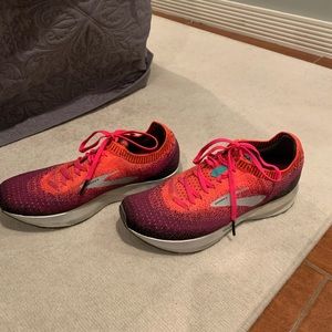 Brooks DNA AMP running shoes
